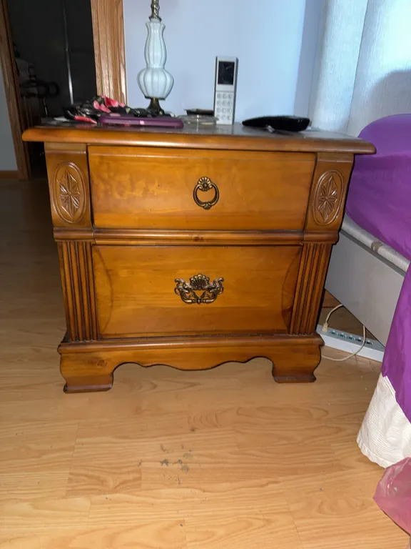 Traditional 2-Drawer Wood Nightstand