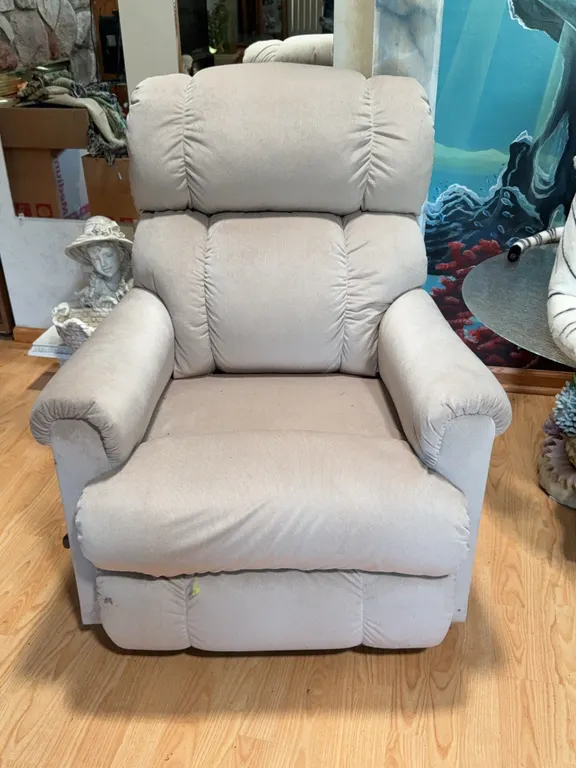 La-Z-Boy Upholstered Recliner