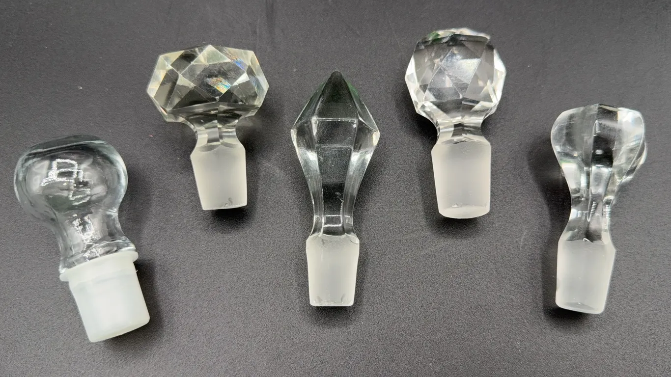 6 Glass Stoppers