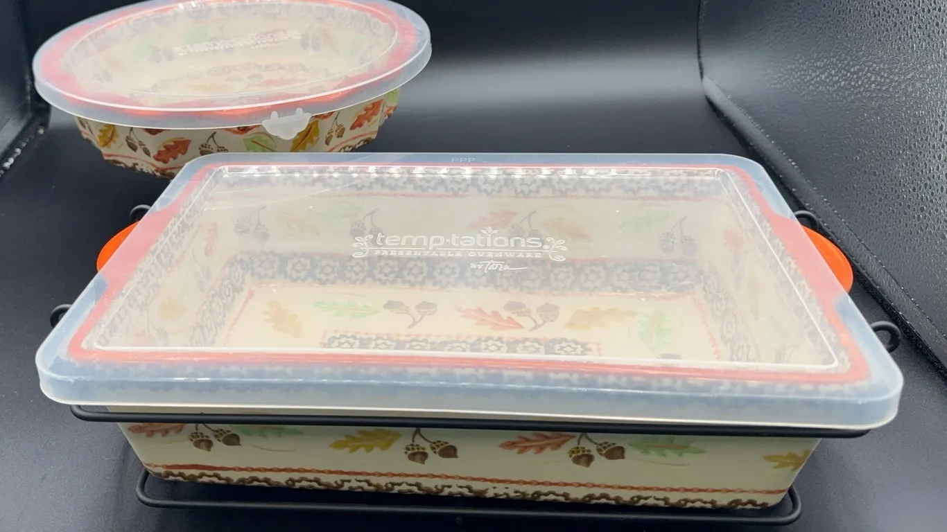 Temptations Old World 9 X 13 & Fluted Pie Plate w/Lids