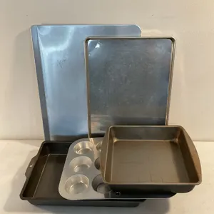 Assorted Metal Bakeware – Baking Sheets, Cake & Muffin Pans