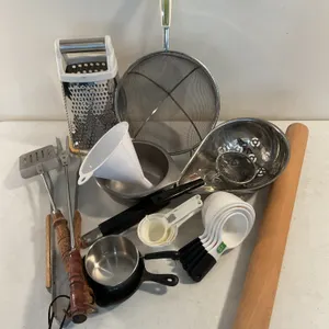 Assorted Kitchen Utensils & Baking Tools