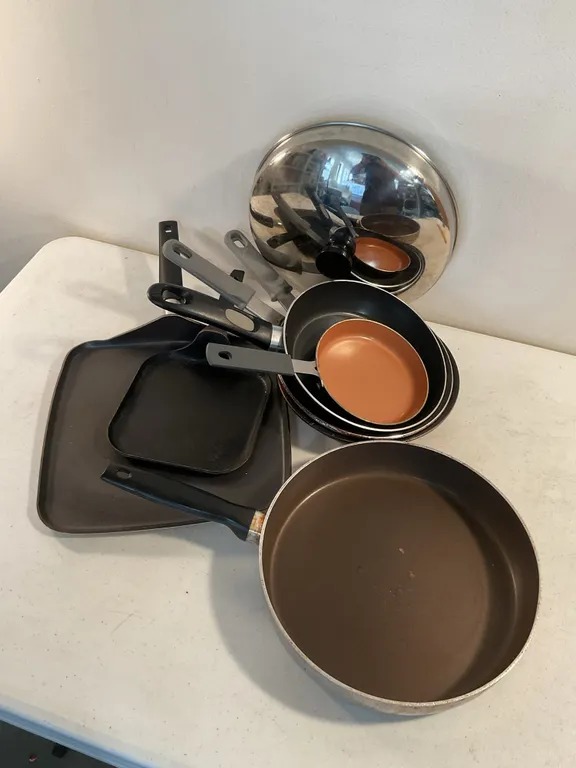 Assorted Nonstick Frying Pans & Griddles