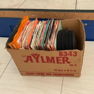 Large quantity of 45 records