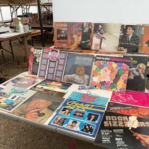 Large quantity of various long play records, various artists ￼