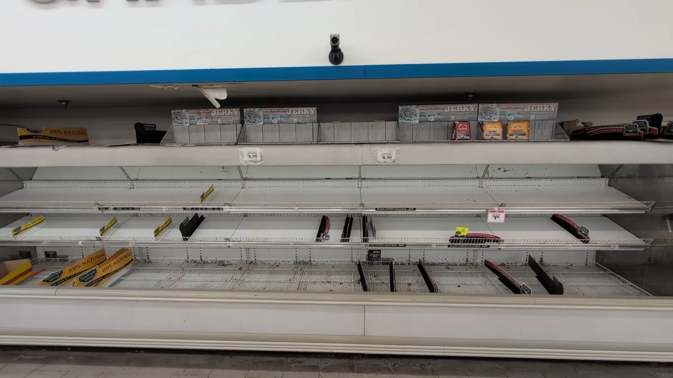 Assorted deli and meat case shelf dividers and promotional signs. Includes Black Canyon Angus Beef, Prairie Fresh Premium Pork, and Sanderson Farms br