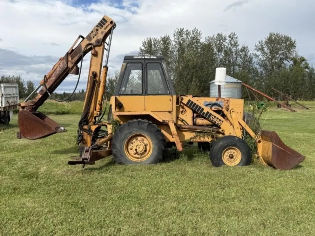 Case 680E Backhoe
