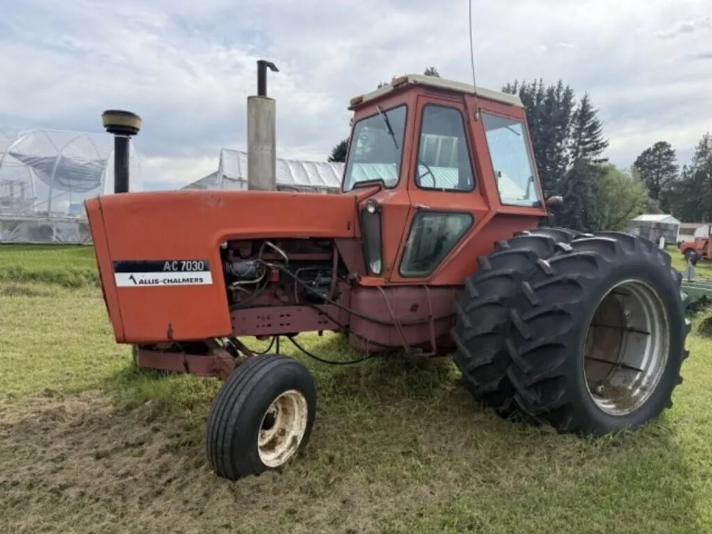 Allis Chalmers (AC) 7030 Tractor