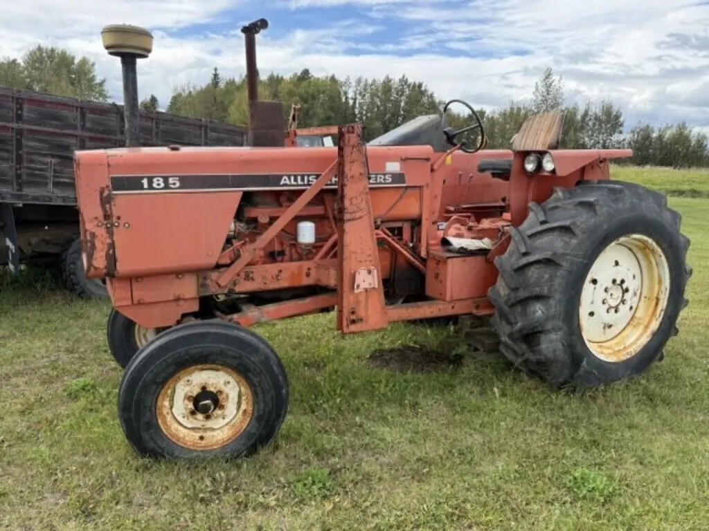 Allis Chalmers 185 Tractor