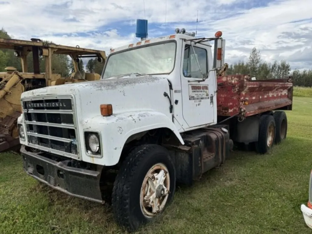 International S Series Diesel Truck