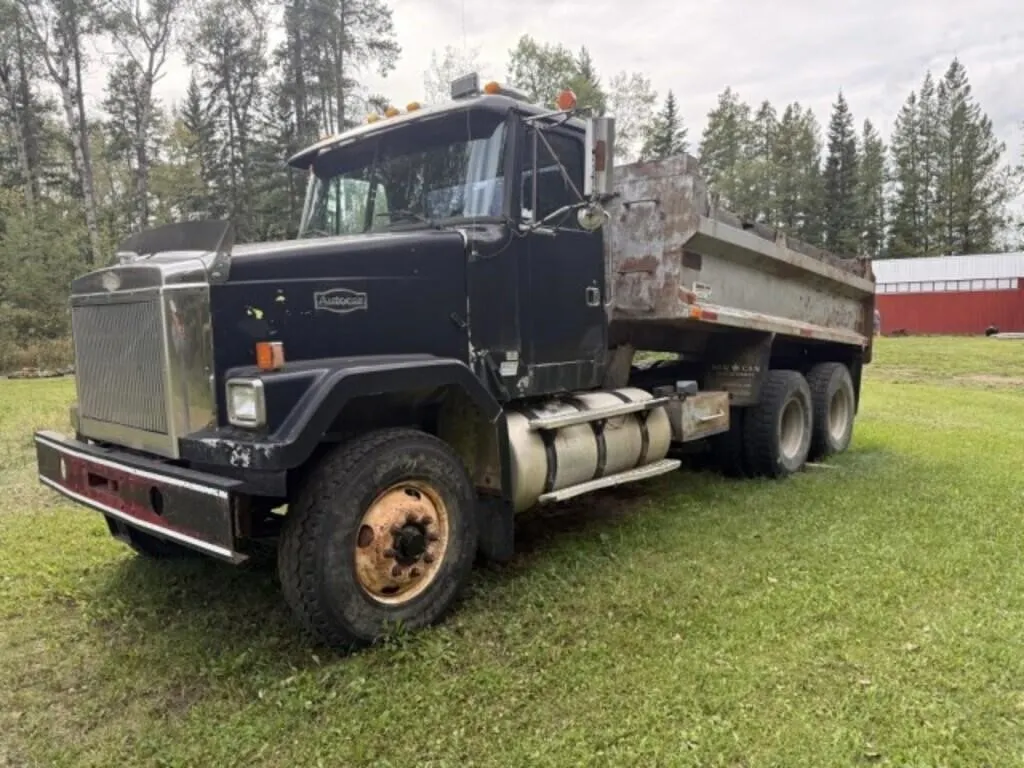 1990 Autocar Gravel Truck