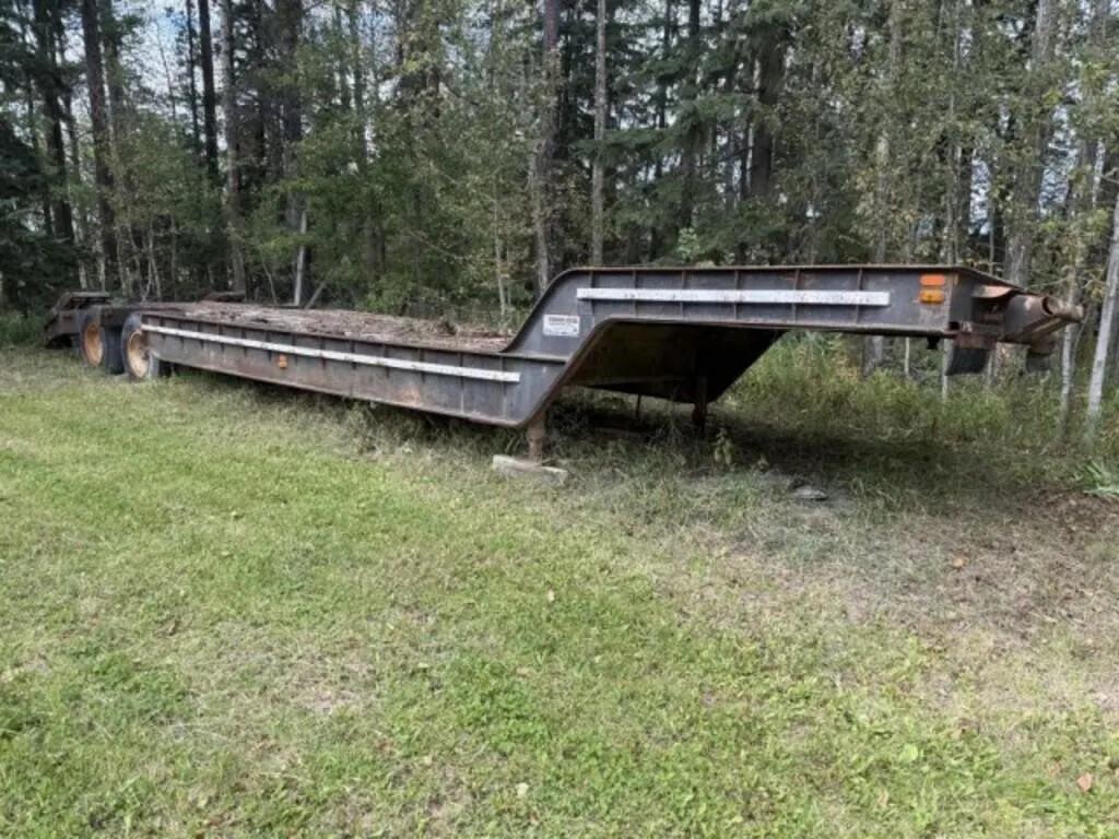 1978 Fruehauf Low-Boy Trailer