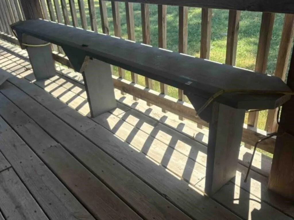 8' WOODEN BENCH