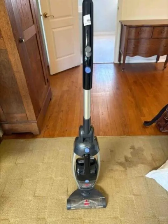 BISSEL VACUUM, CORDLESS WITH CHARGER