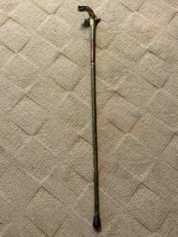 33" WOODEN CANE