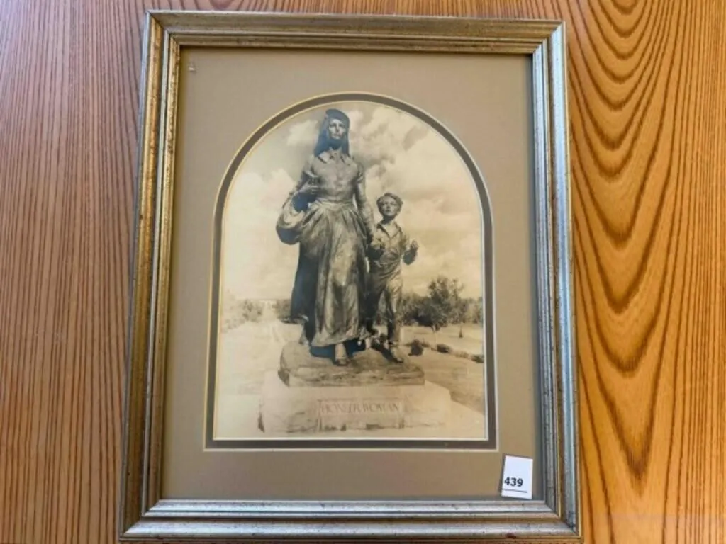 PIONEER WOMAN PHOTO