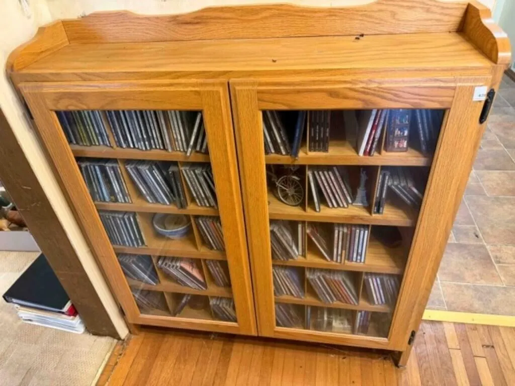 WOODEN CD CABINET/CD'S