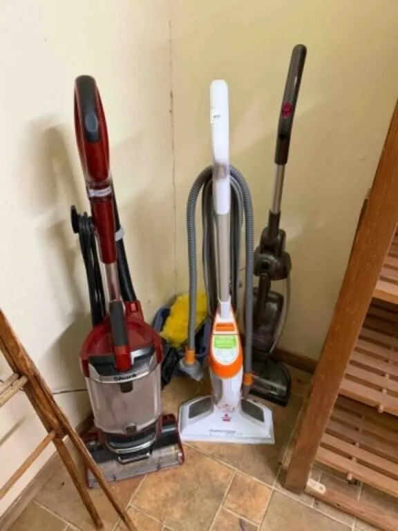 2 - VACUUMS - 1 STEAMER