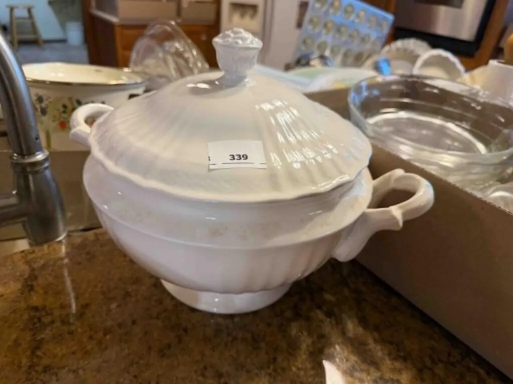 9" Ceramic Serving Bowl