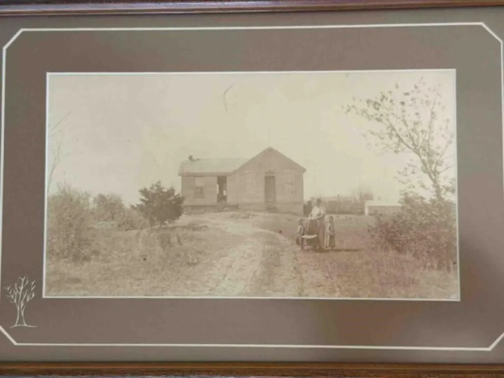 Vintage Farm stead photograph; 9" x 13"
