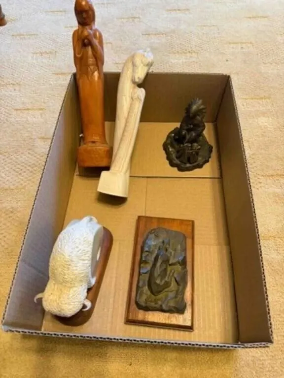 Box of misc. Native American art pieces