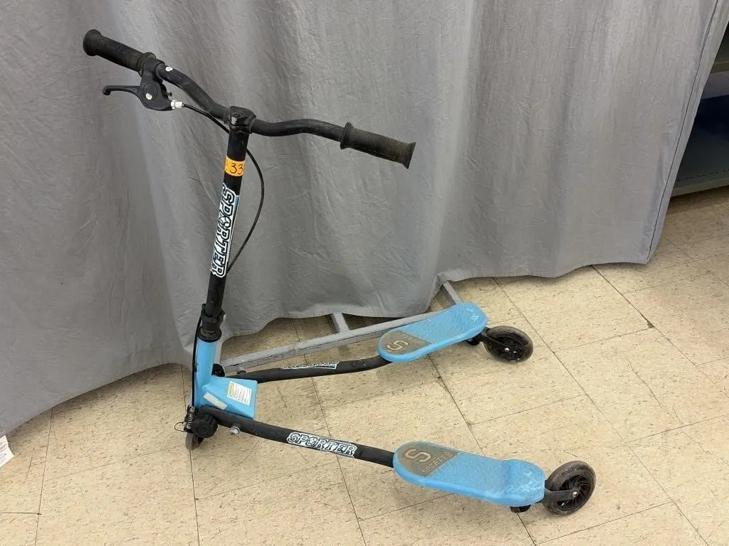 Active Play Sporter 3-wheel swing scooter