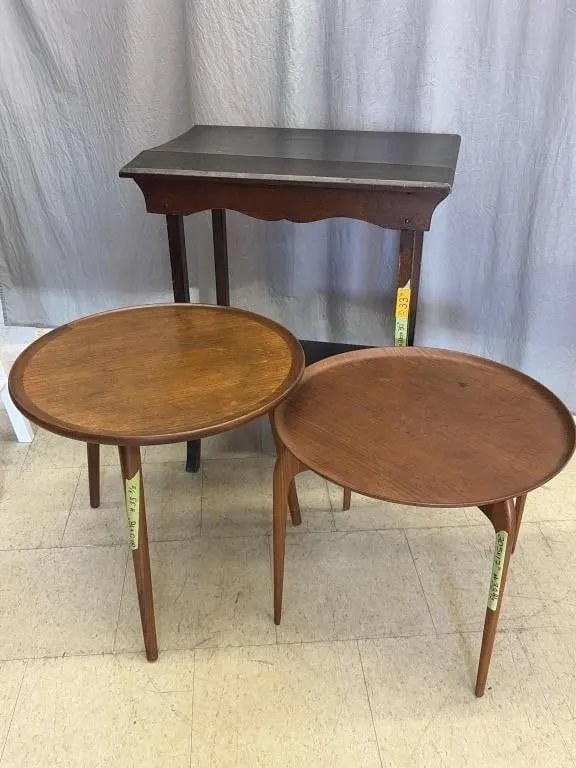 Vintage End Table with 2 Circle End Tables