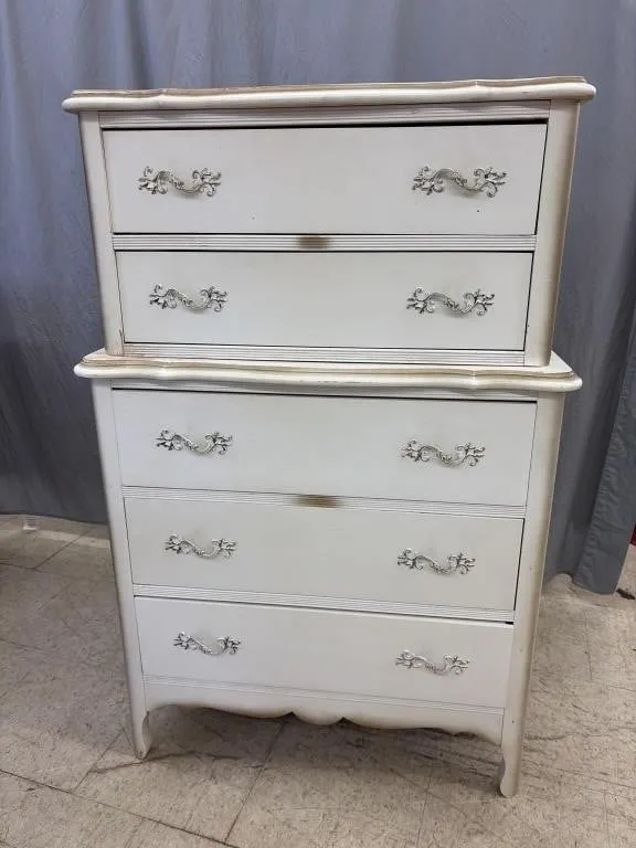 Vintage 2 Pc Dresser Set