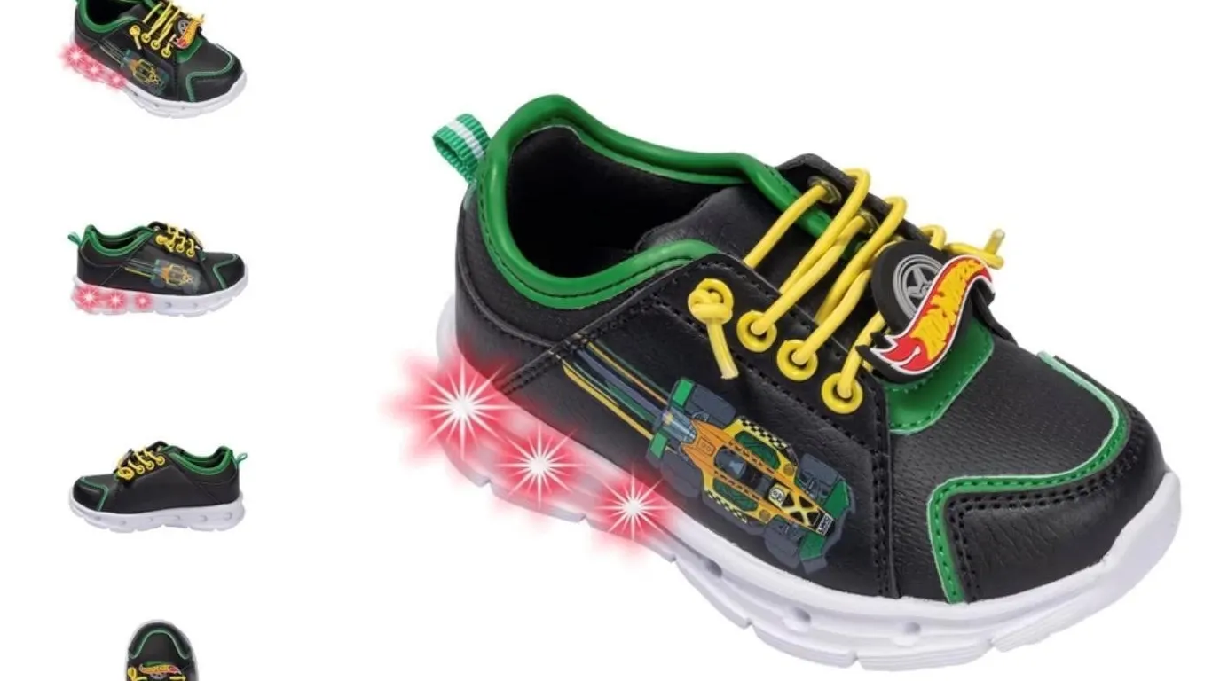 Character Toddler Boys Light-Up Sneaker Size 12