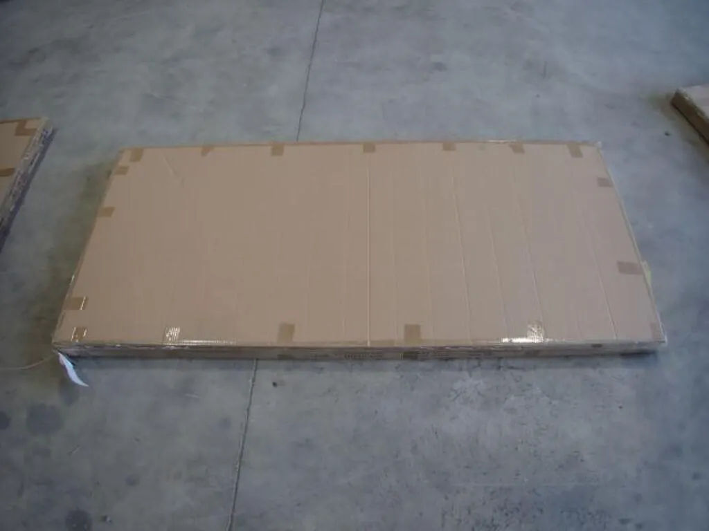 UNUSED Goldwind Furniture Office Desk