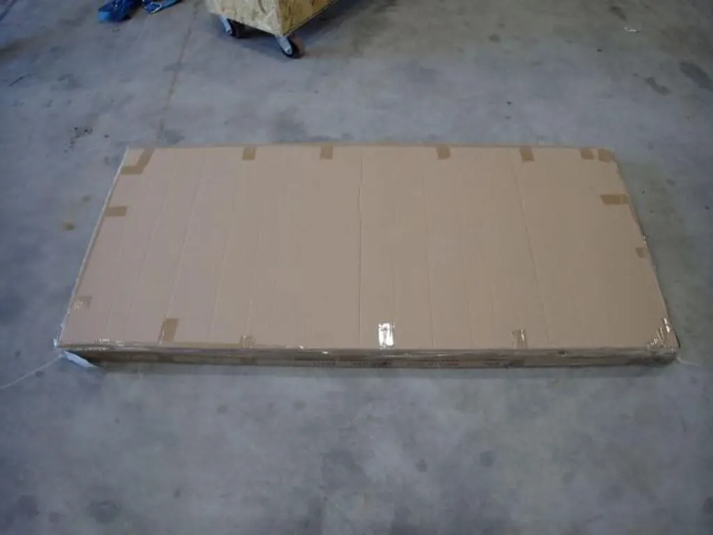 UNUSED Goldwind Furniture Office Desk