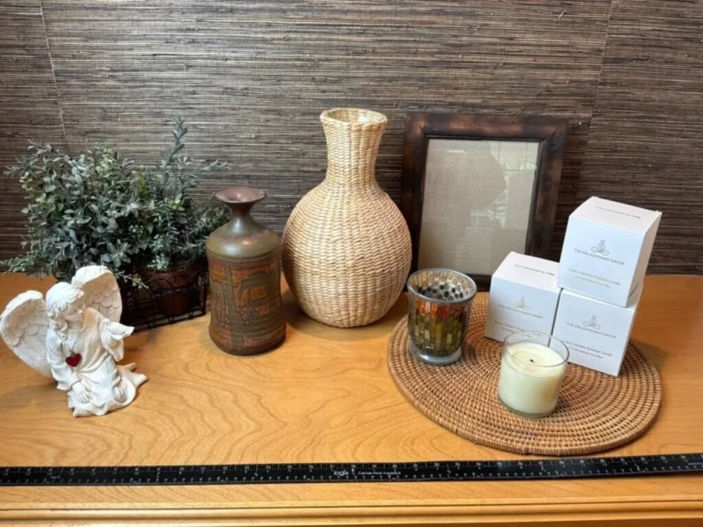 Mixed Home Decor & Candles (Lot of 11)