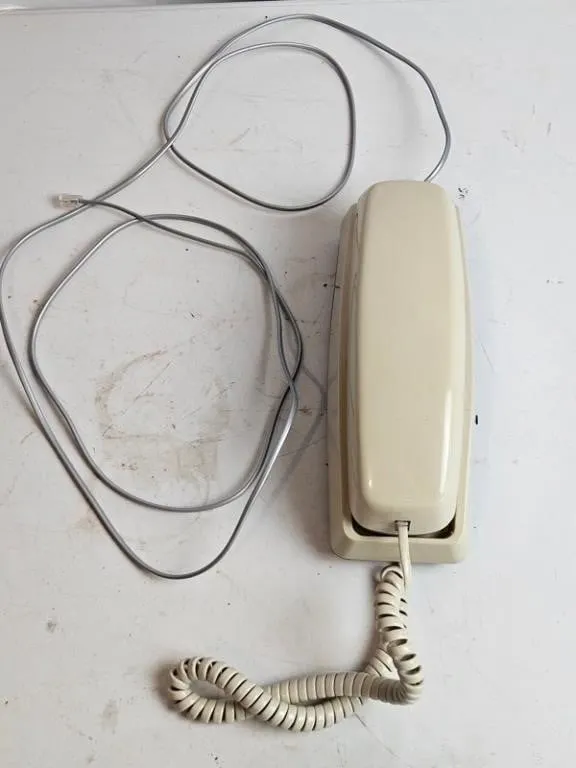Vintage ITT Trendline Telephone 811044-MODE-21M