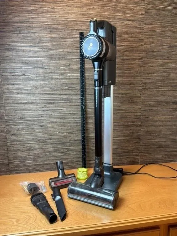 LG CordZero Cordless Vacuum w/ Charging Stand