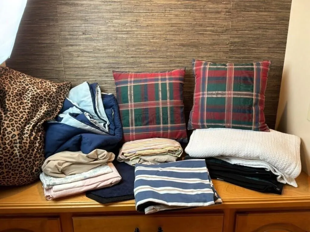 Mixed Bedding & Linens Assortment