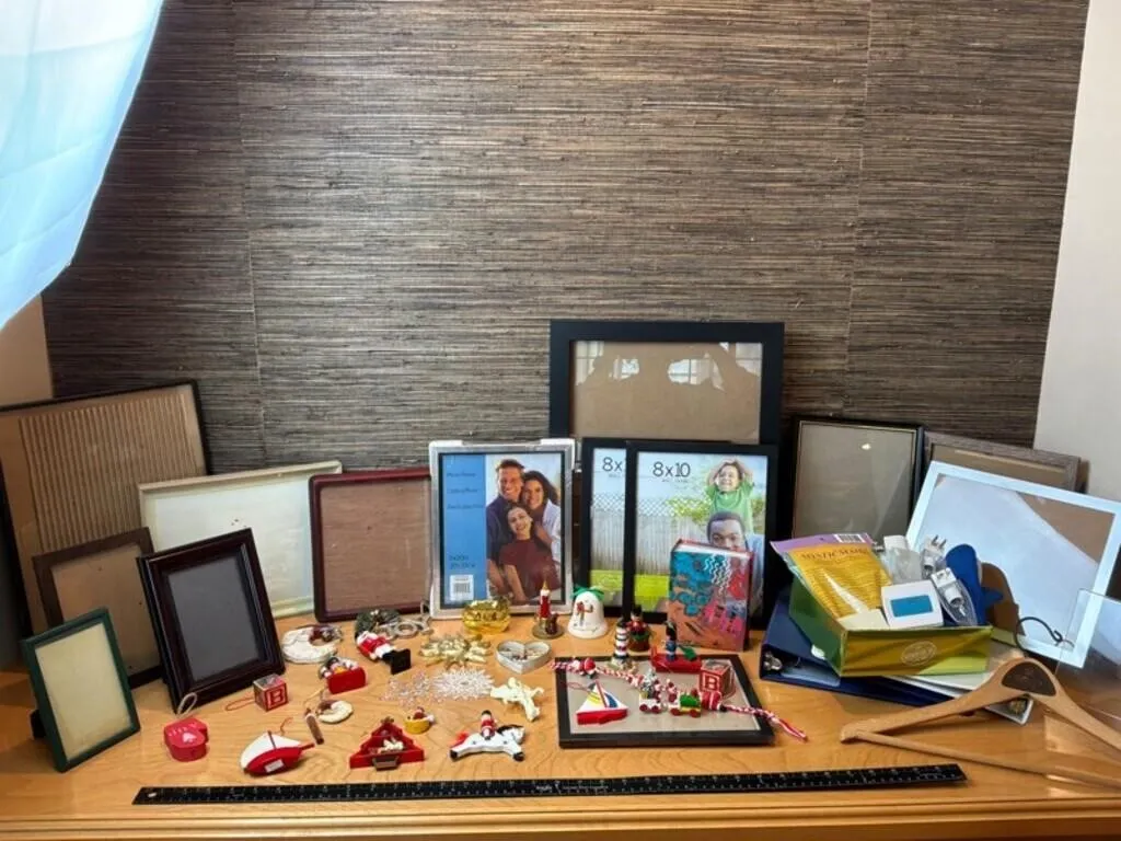 Mixed Holiday Decor, Frames & Household Items