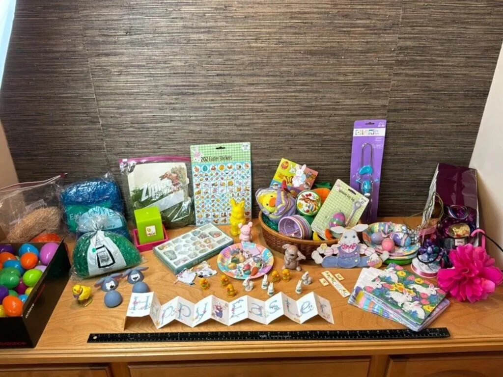 Mixed Easter Decor, Ornaments & Craft Assortment