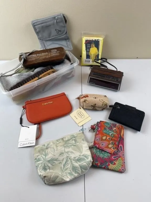 Mixed Accessories & Shoe Care (Lot of 9)