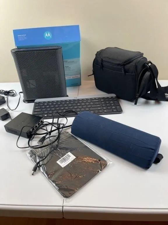 Motorola MG7540 Network Gear & Accessories (5pc)