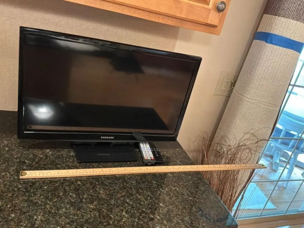 Samsung UN24H4000AF 24in LED TV