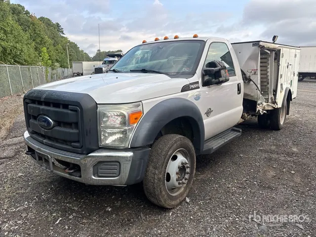 2016 Ford F-550 4x2 Utility Truck (Inoperable)