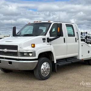 2005 Chevrolet C4500 Chariot 4x2 Crew Cab Versatile Hauler Truck