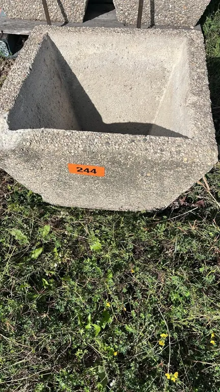 OFFSITE - 1 concrete planter, 21.5”x21.5”x16” high. In good condition