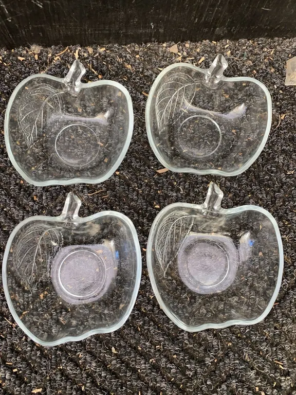 4 Arcoroc France Clear Glass Apple-Shaped Bowls