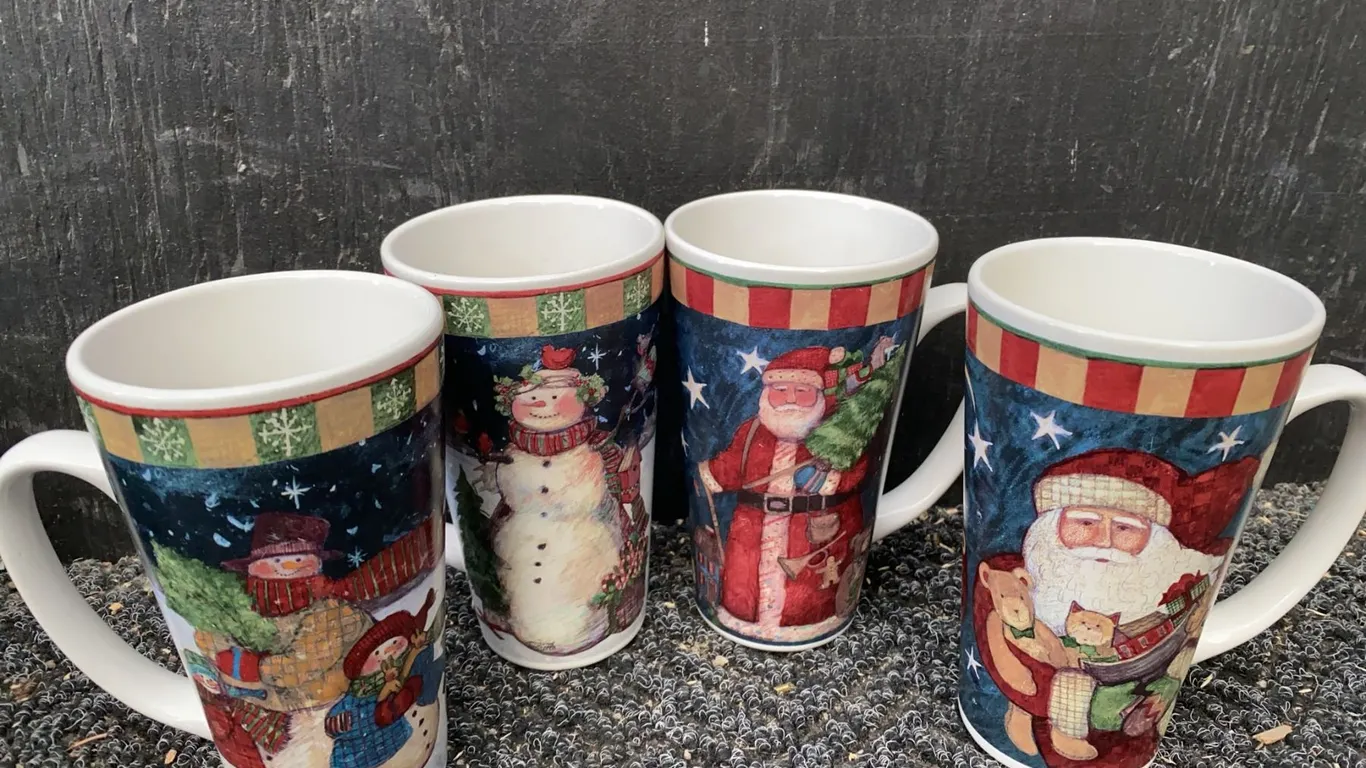 4 Susan Winget CIC Christmas Mugs Santa and Snowman Design