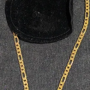 14K/31gr Yellow Gold Necklace with Religious Pendant