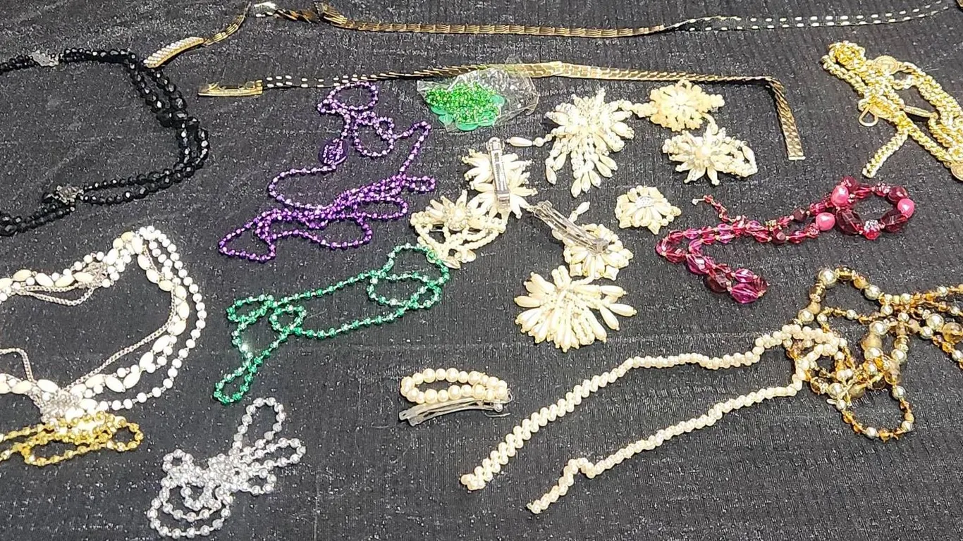 Costume Jewellery Lot Including Beaded Necklaces and Brooches