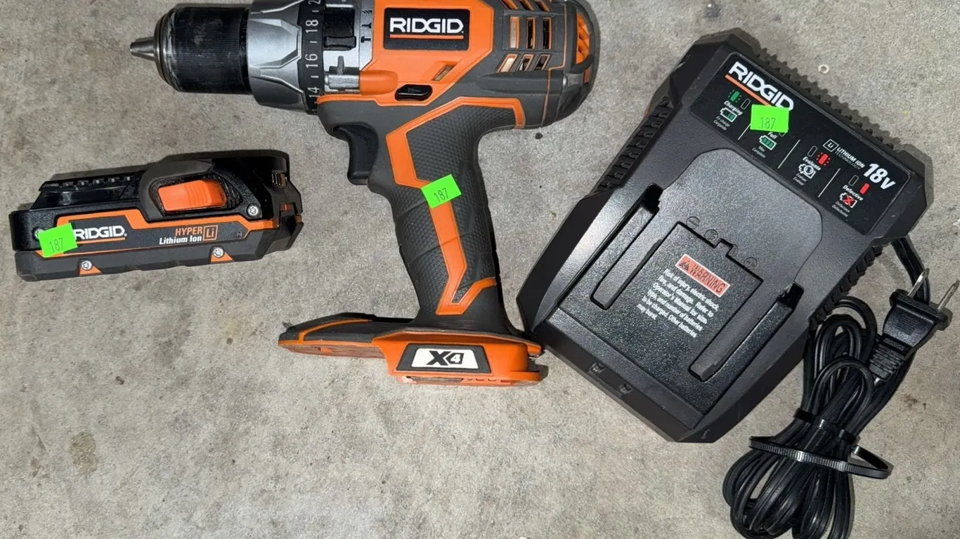 RIDGID 18V Cordless Drill with Lithium-Ion Battery and Charger