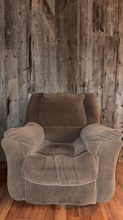 Padded Fabric Recliner Armchair with Lever Recline Mechanism