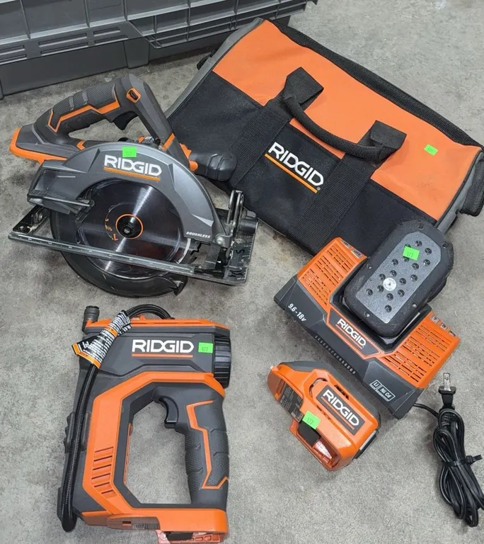 Ridgid 18V Cordless Brushless Circular Saw, Inflator, 18V Battery, Charger and Carrying Bag